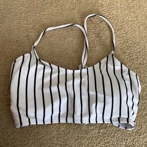 Bikini top with adjustable straps